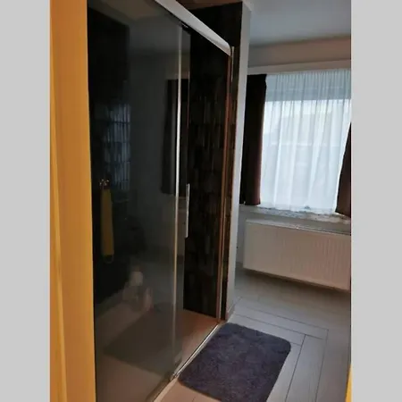 Spacious Near A Бреден