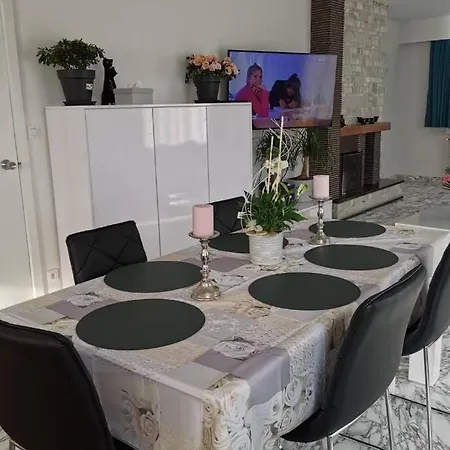 Вилла Spacious Near A