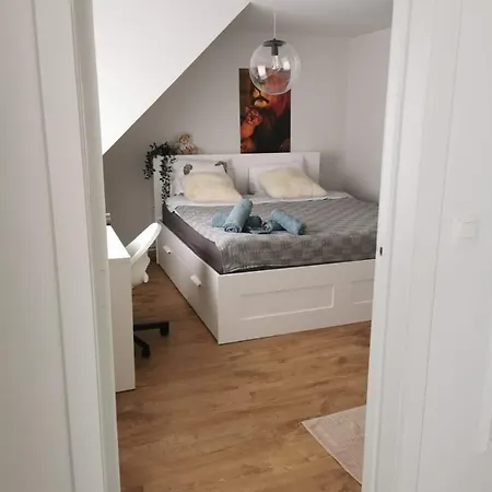 Spacious Near A * Бреден